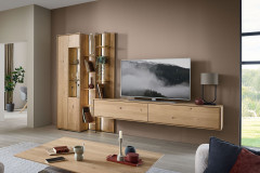 Vala von Hartmann - Wohnwand V20 aus massiver Kerneiche natur