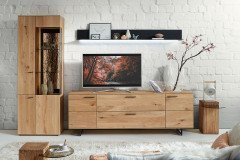 Runa von Hartmann - Sideboard mit Glasausschnitt