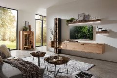 Runa von Hartmann - Sideboard mit Glasausschnitt