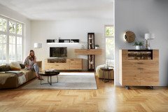 Runa von Hartmann - Sideboard mit Glasausschnitt