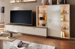 Santerno von MCA - Wohnwand in Soft white