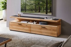 WM 2520 von Wöstmann - Wohnwand aus Wildeiche mit Keramikabsetzung